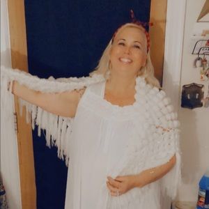 Vintage white pom-pom shawl